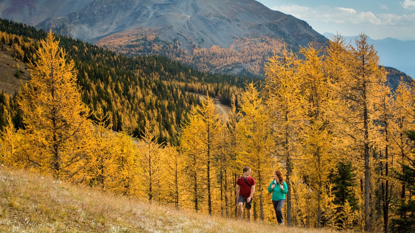 Lake Louise Hike in Fall